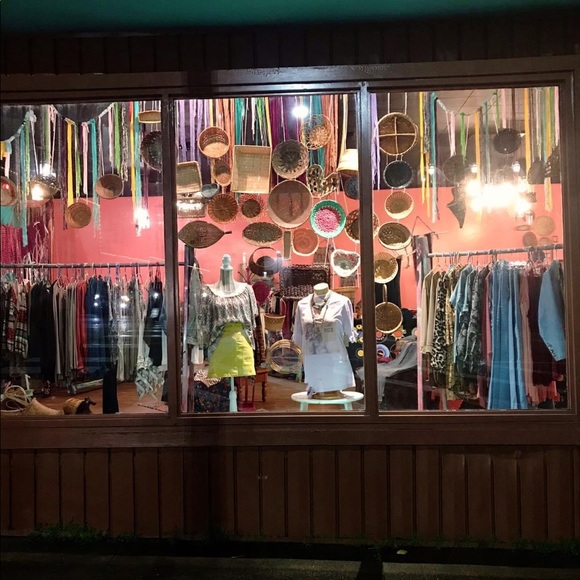 Meet the Posher “Modish Boho Boutique” - Picture 3 of 5